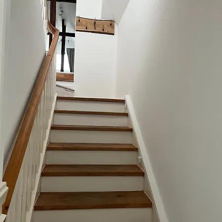 Charmante Dachgeschosswohnung In Lage Lage  Exterior foto