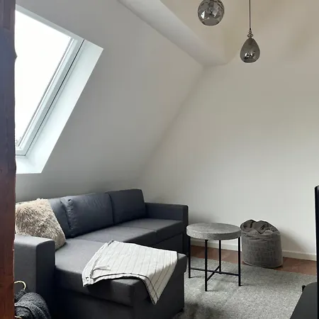 Charmante Dachgeschosswohnung In Lage Lage  Exterior foto