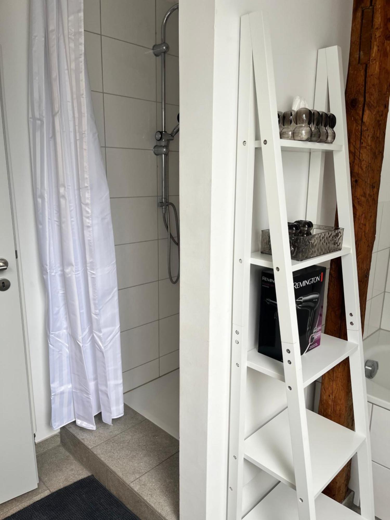 Charmante Dachgeschosswohnung In Lage Apartment Lage (Lippe)